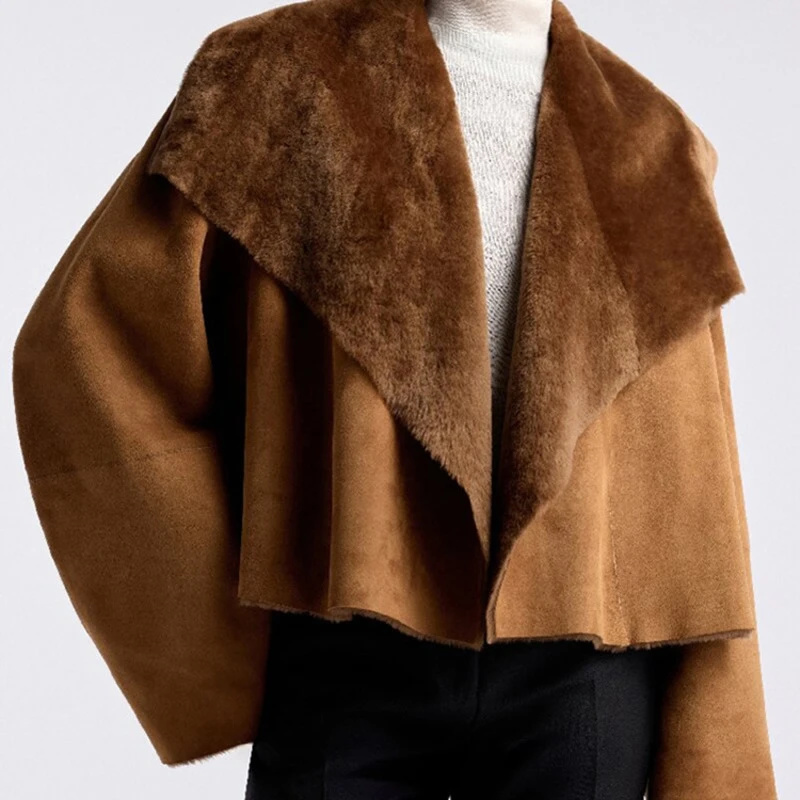 Winter Clothing Pictures - جاكيت نسائي من الجلد الصناعي قابل