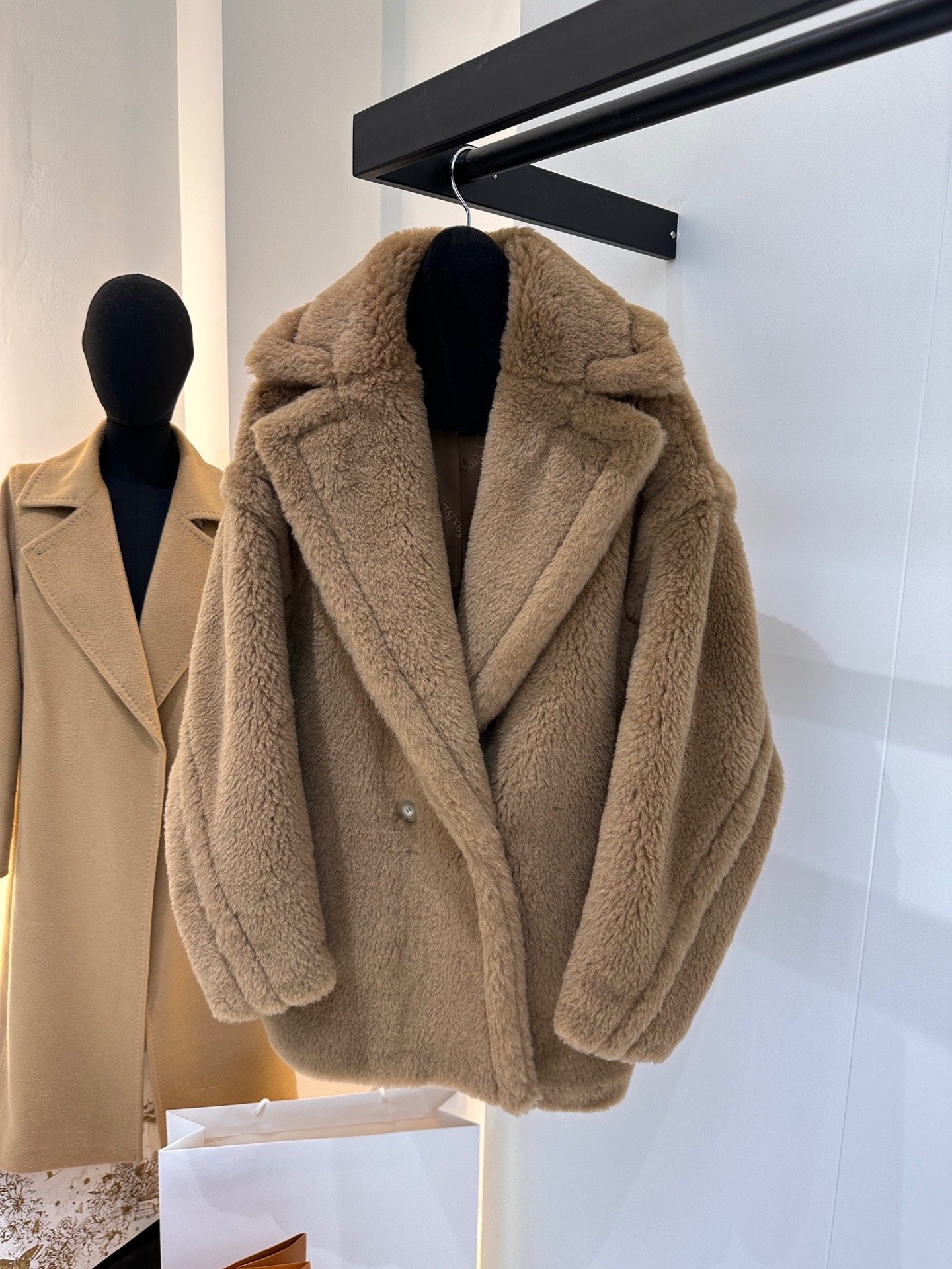 معطف تيدي بير قصير ماكس 62% أل - مراجعة Wool Blend Coat وسعره