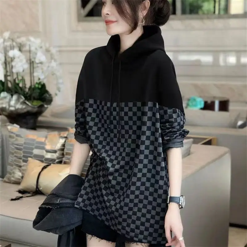 سويت شيرت فضفاض حريمي مع قلنسو - مراجعة Winter Clothing Essentials For Women وسعره